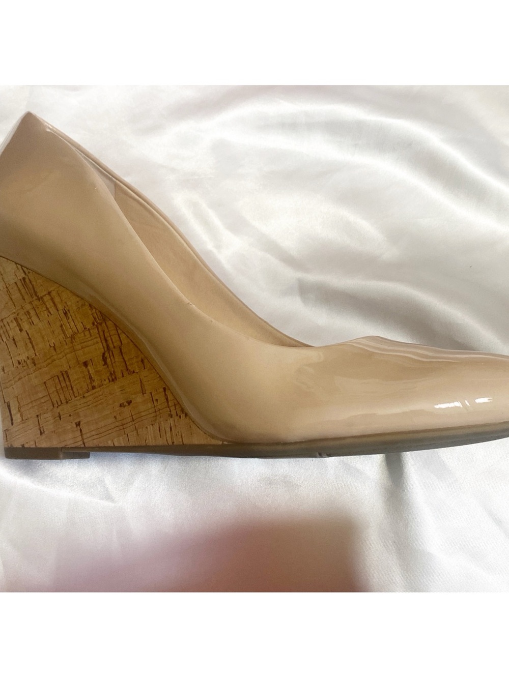 Franco Sarto man made materials 4” wedge tan pump 10M